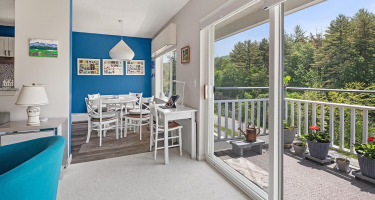 Standard Unit South dining balcony Standard Unit South dining balcony