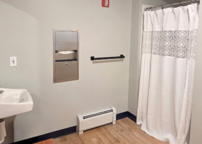 The Nest Bathroom | The Woodlands at Stowe